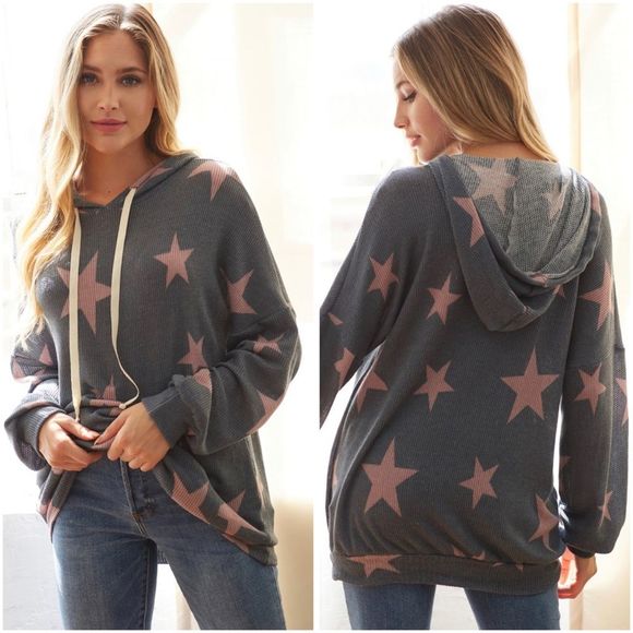 LilyandGypsy Sweaters - 🆕Star print oversized hooded pullover